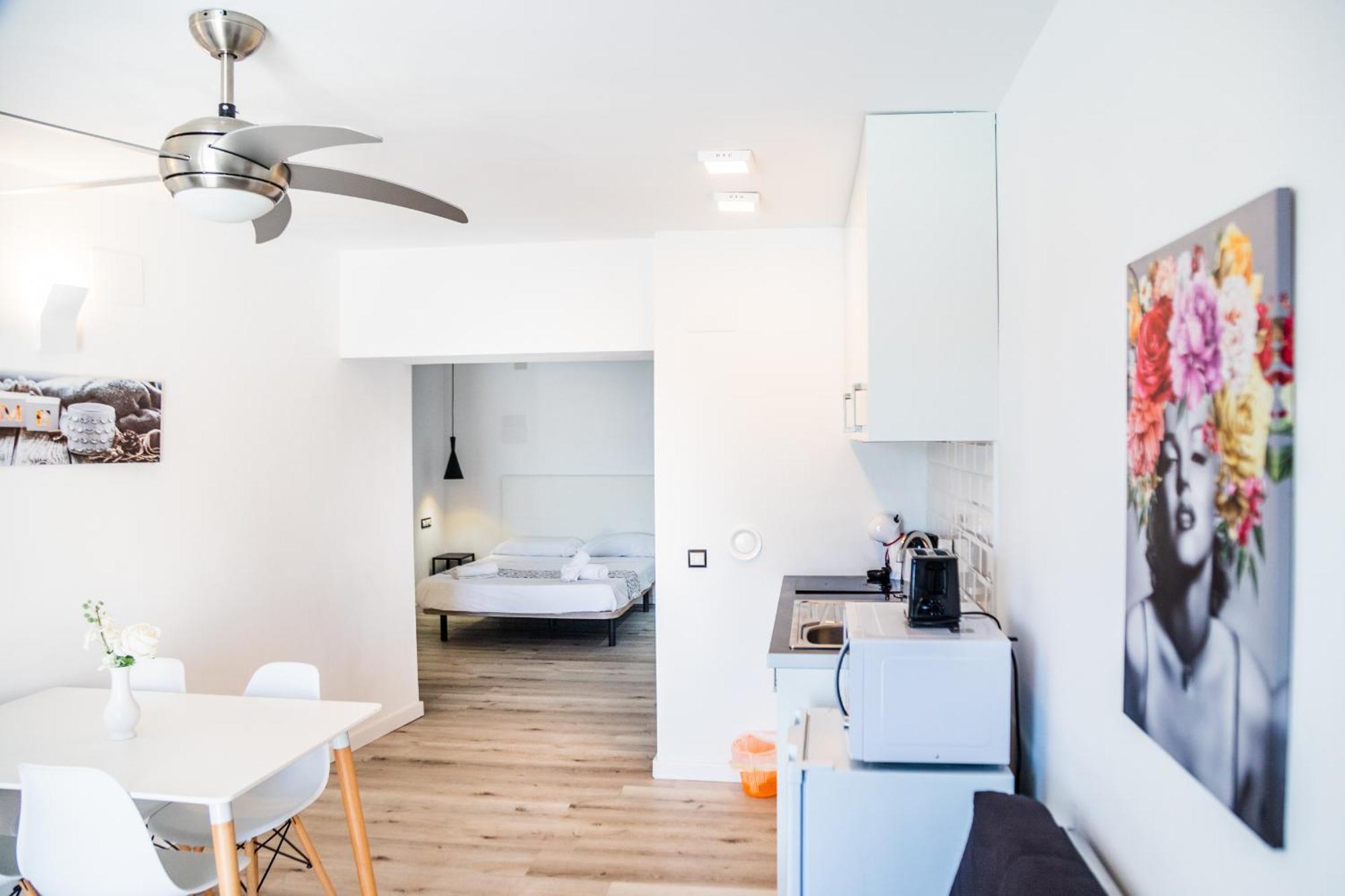 Jacaranda Apartments & Studios Es Cana Екстериор снимка