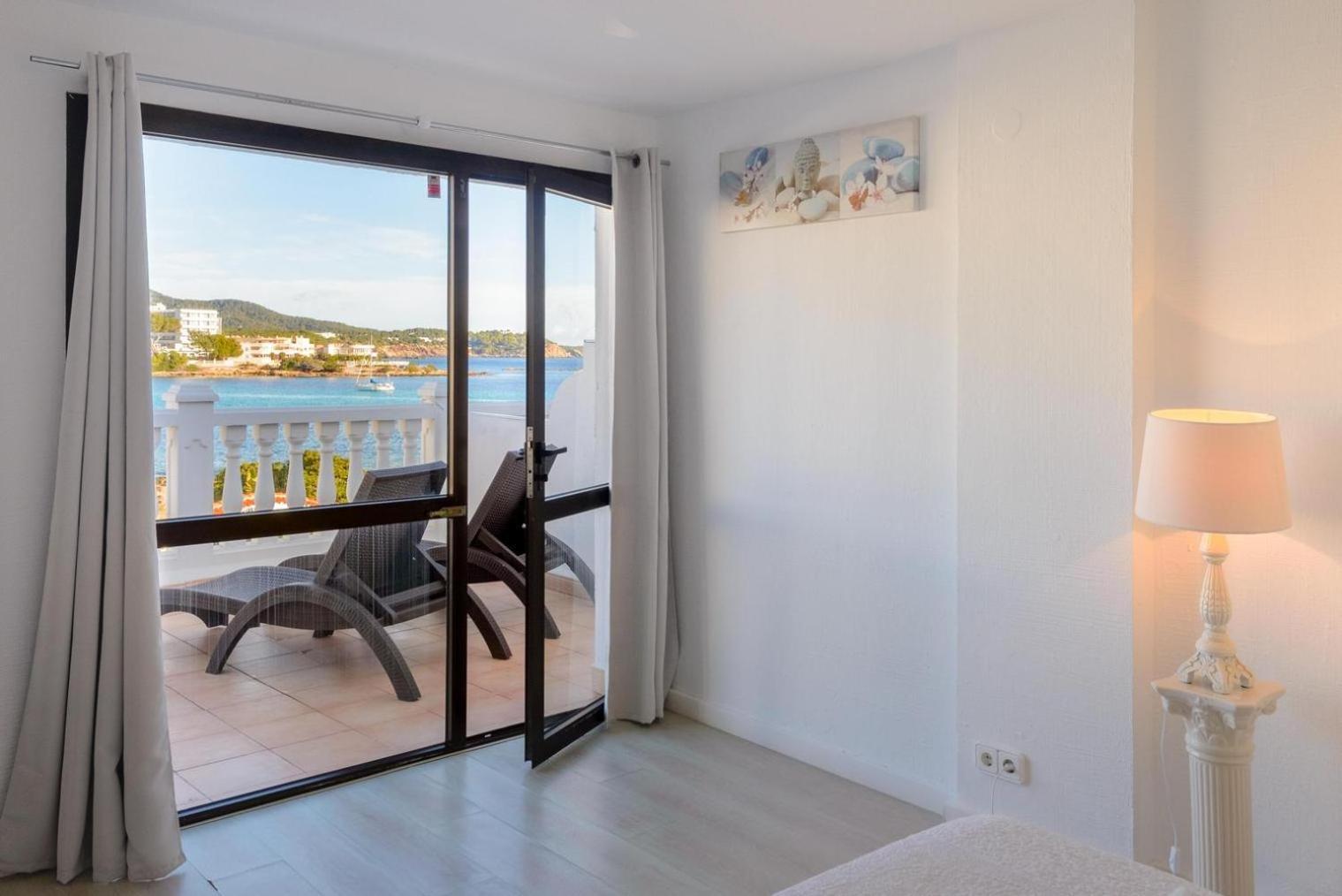 Jacaranda Apartments & Studios Es Cana Стая снимка